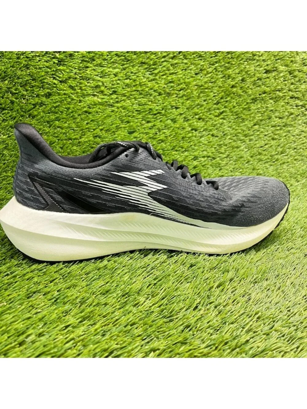 361 Degrees Kairos 2 Mens Size 12 Black White Athletic Running Shoes Sneakers